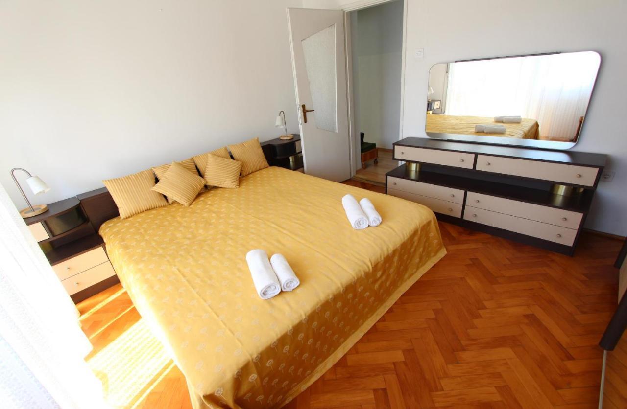 Apartment Maestral Rovigno Esterno foto