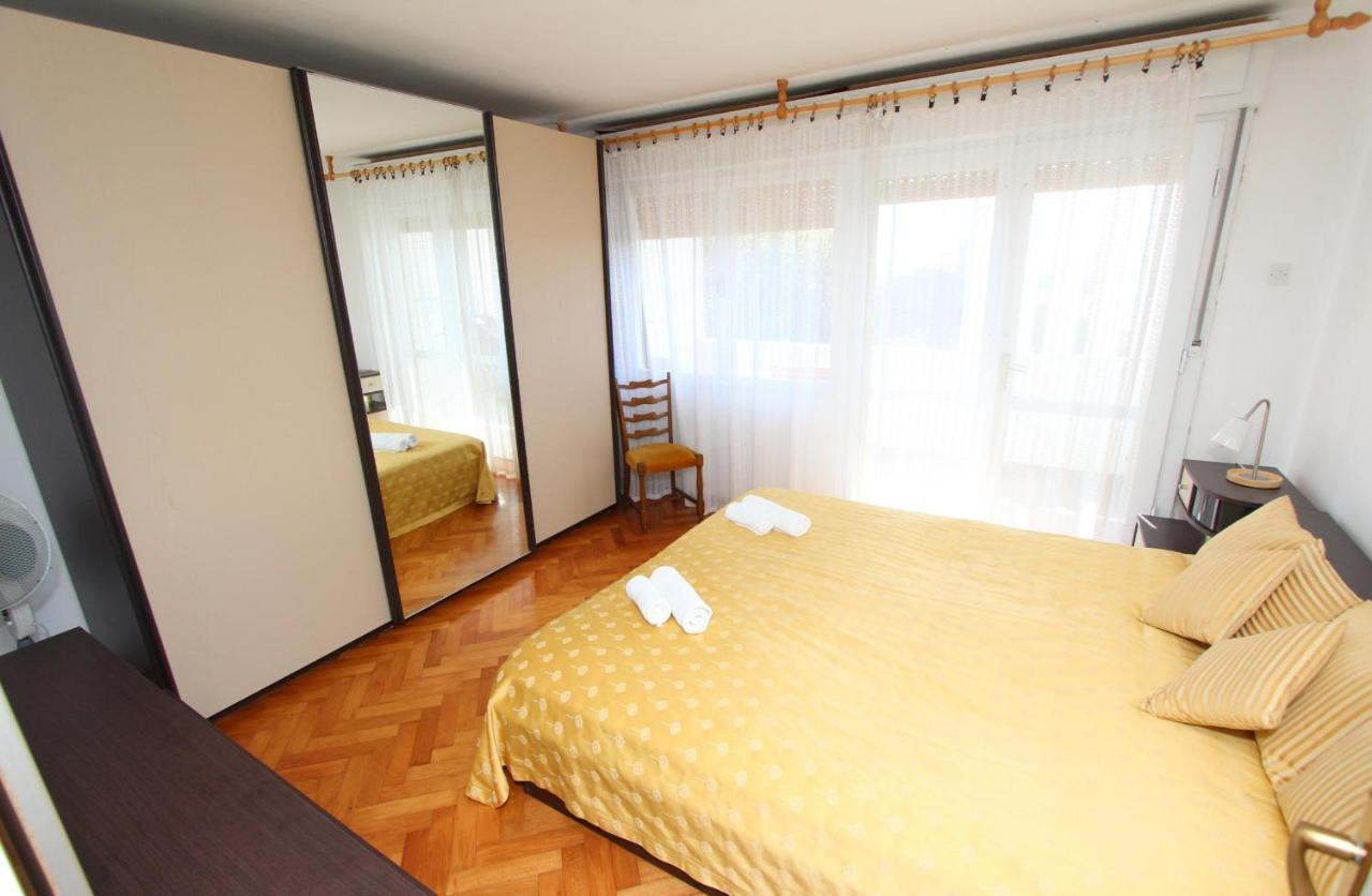 Apartment Maestral Rovigno Esterno foto