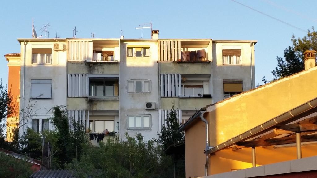 Apartment Maestral Rovigno Esterno foto